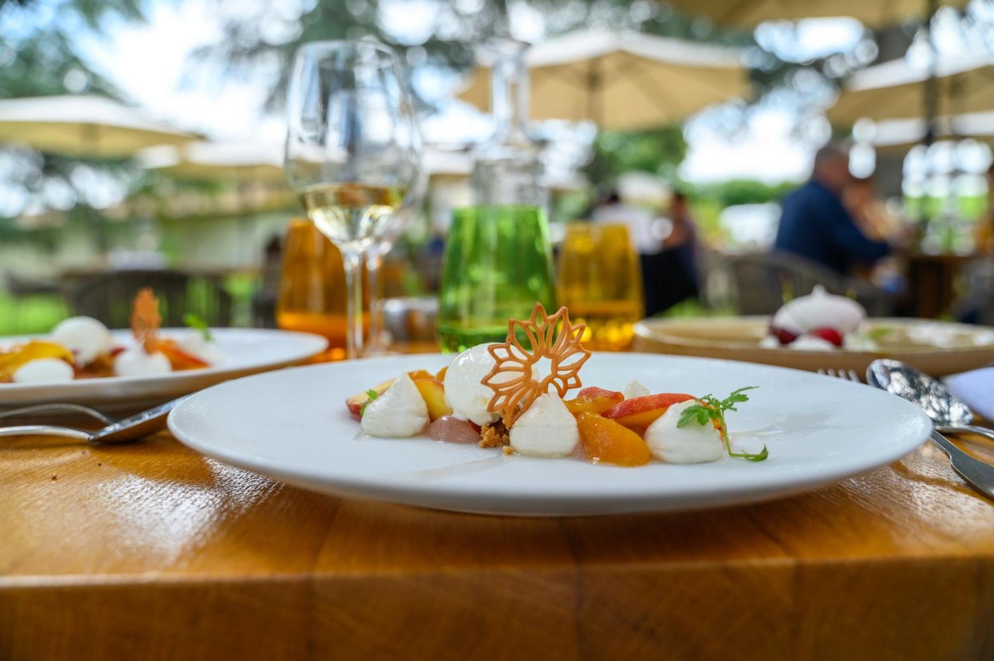Pey La Tour - Logis Hotels & Restaurant Salleboeuf Екстер'єр фото